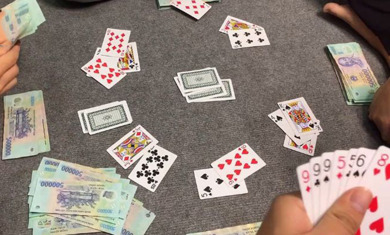 Mơ thấy đánh bài ăn tiền