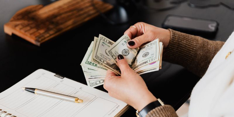 Mơ thấy đếm tiền